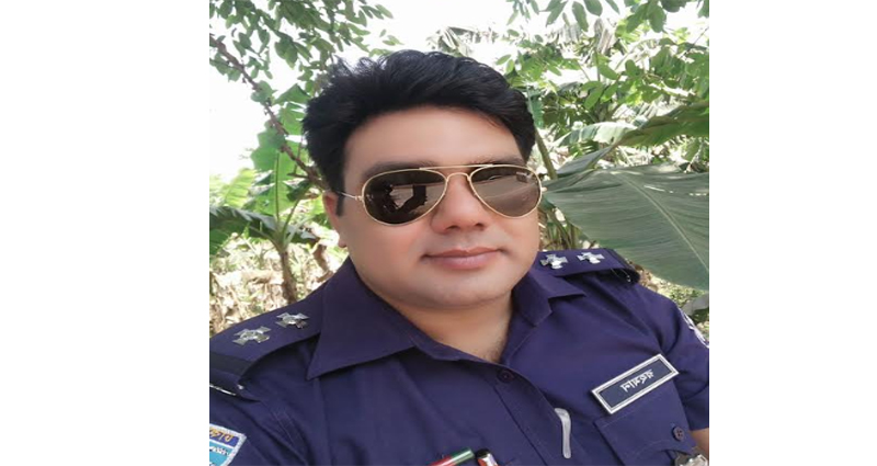 ওসি’র নির্দেশে মাদক কারবারিকে ছেড়ে দিয়ে রিকসা চালকের নামে মাদকের মামলা দিল এসআই আব্দুর রহমান!
