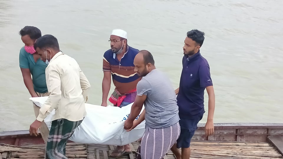 কালীগঞ্জে পুলিশের ধাওয়ায় শীতলক্ষ্যায় নিখোঁজ রাব্বির ‘আঘাতপ্রাপ্ত’ লাশ উদ্ধার