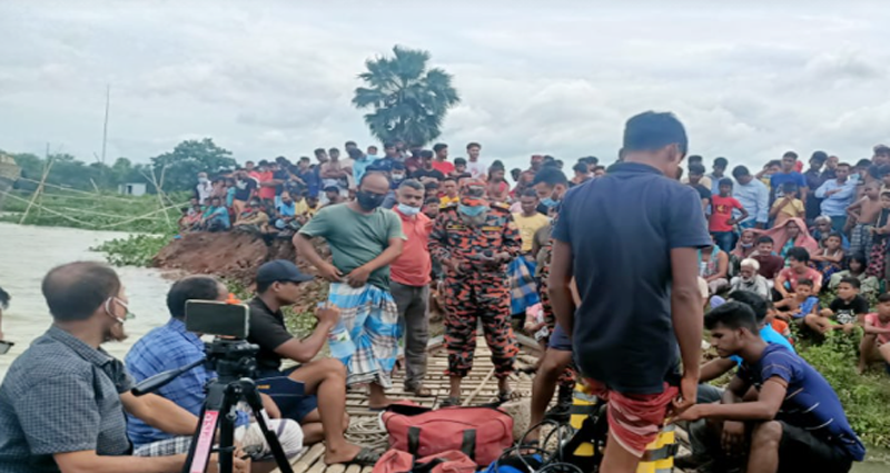 কালীগঞ্জে পুলিশের ধাওয়ায় শীতলক্ষায় ঝাঁপ দিয়ে যুবক নিখোঁজ, উদ্ধার অভিযানে ডুবুরি দল