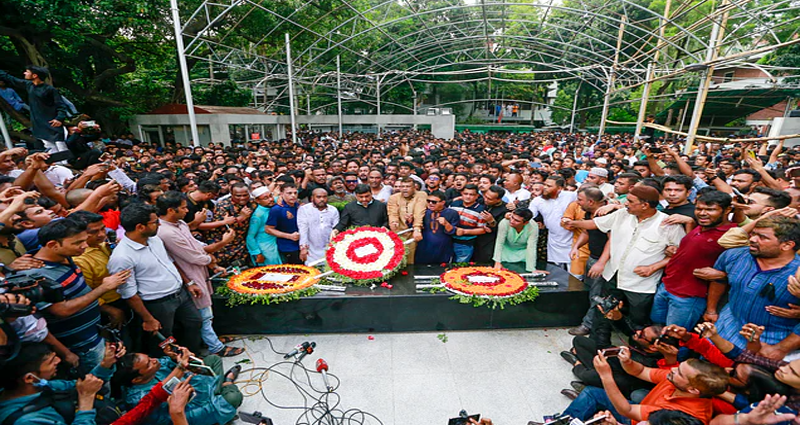 মুক্ত হয়েই দলবল নিয়ে রাজপথে সম্রাটের মহড়া