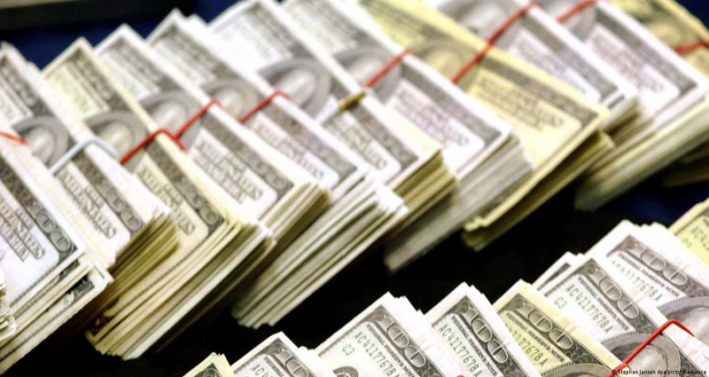 সর্বোচ্চ ১১৭ টাকায় ডলার বিক্রি করার বাংলাদেশ ব্যাংকের নির্দেশ