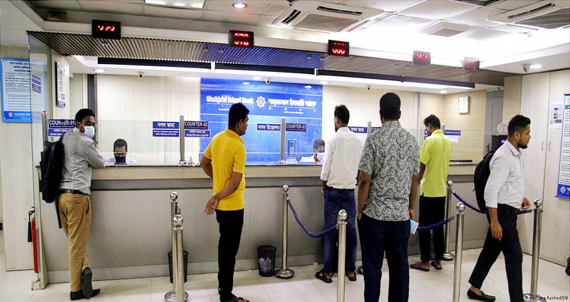 দেশে বাড়ছে বিদেশি প্রতারক!