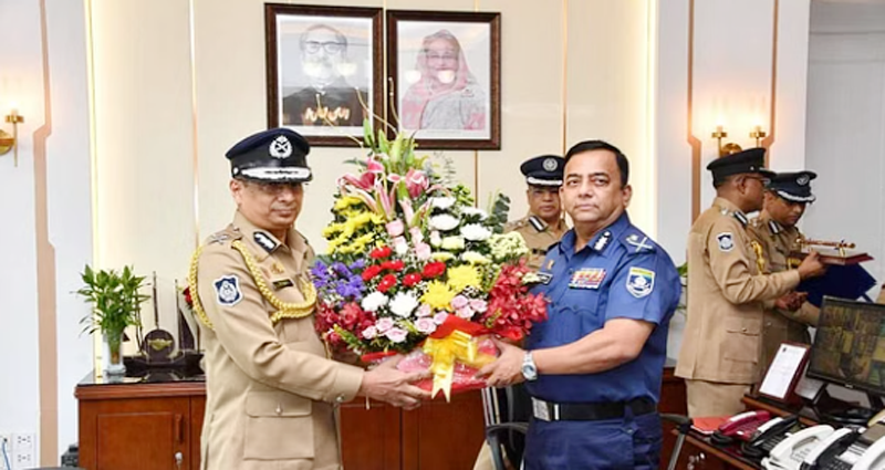 আইজিপি হিসেবে পুলিশের নেতৃত্ব বুঝে নিলেন চৌধুরী আবদুল্লাহ আল-মামুন