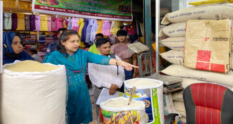 কালীগঞ্জে পণ্যে পাটজাত মোড়ক ব্যবহার না করায় ১৪ হাজার টাকা জরিমানা