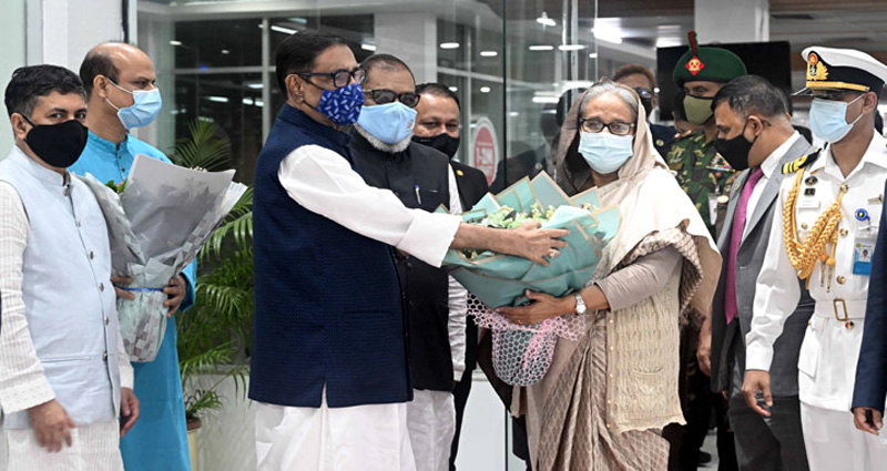 দেশে ফিরেছেন প্রধানমন্ত্রী