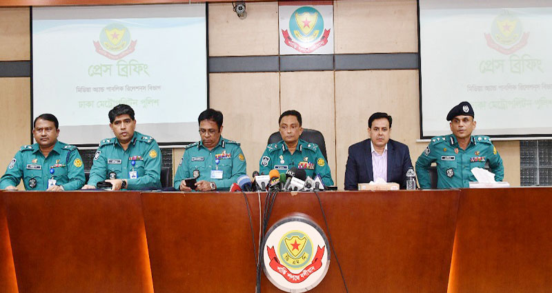 চাল-ডালের বস্তায় ককটেল আসছে, এমন খবরে অভিযান: ডিএমপি কমিশনার