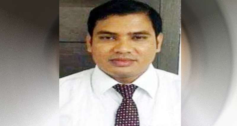 কলেজছাত্রীর সঙ্গে শারীরিক সম্পর্ক: সাবেক ইউএনওর বিরুদ্ধে গ্রেপ্তারি পরোয়ানা
