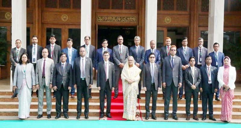 ডিসিদের প্রতি প্রধানমন্ত্রীর ২৫ নির্দেশনা