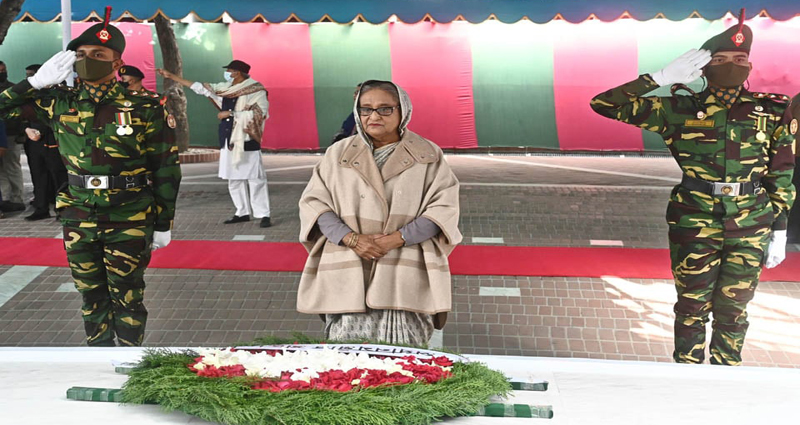 জাতির পিতার সমাধিতে প্রধানমন্ত্রীর শ্রদ্ধা নিবেদন