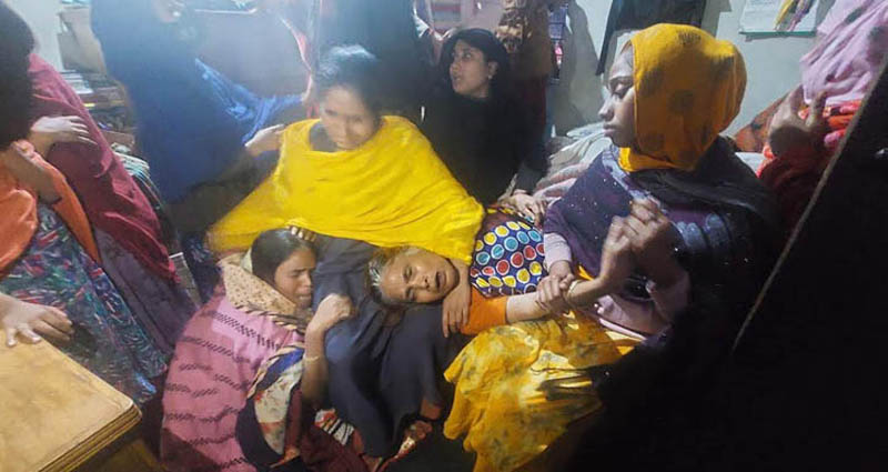 শ্রীপুরে তালাবদ্ধ ঘর থেকে মা-ছেলের লাশ উদ্ধার