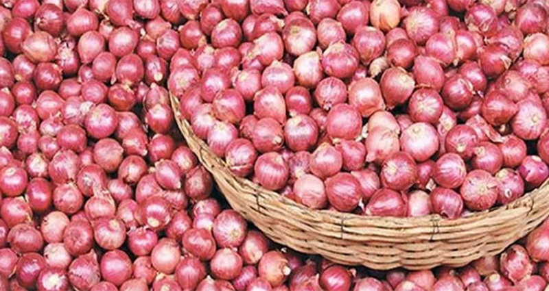 পেঁয়াজ আমদানি বন্ধ, নাগালের বাইরে যেতে পারে দাম