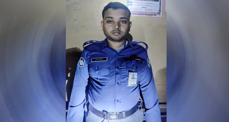 এসআই পরিচয়ে কলেজছাত্রীর সঙ্গে প্রেম, পাত্রী হিসেবে দেখতে গিয়ে ধরা