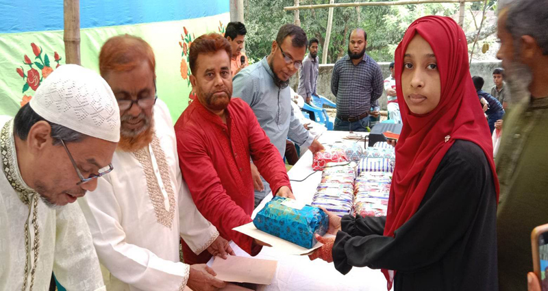 আলোকিত মানুষ গড়ার প্রত্যয়ে কালীগঞ্জে মেধাবী শিক্ষার্থীদের পুরস্কার বিতরণ