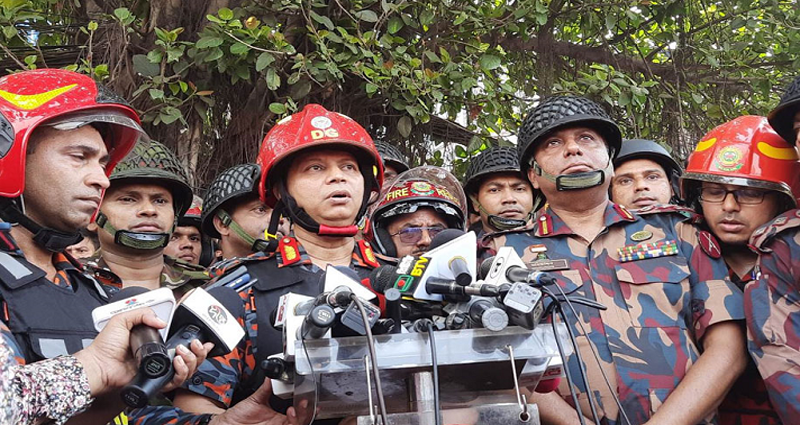নিউ সুপার মার্কেটের আগুন নিয়ন্ত্রণে: ফায়ার সার্ভিস