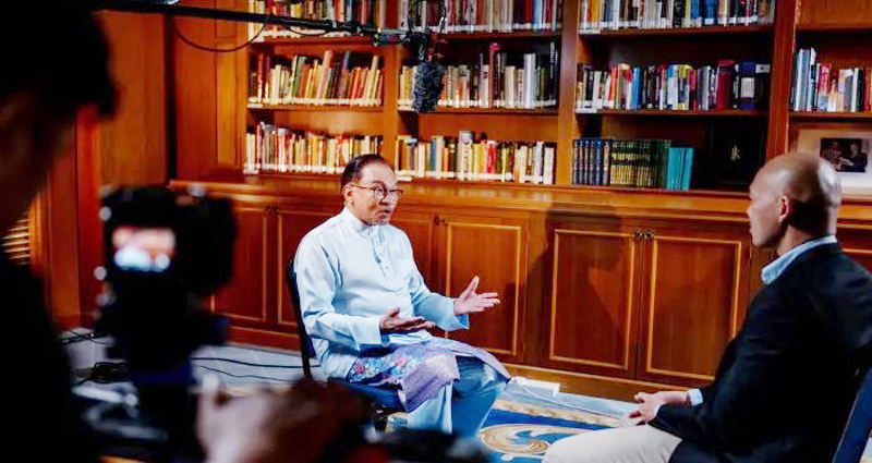 পরিবর্তন না হলে মালয়েশিয়া টিকবে না : আনোয়ার ইব্রাহিম
