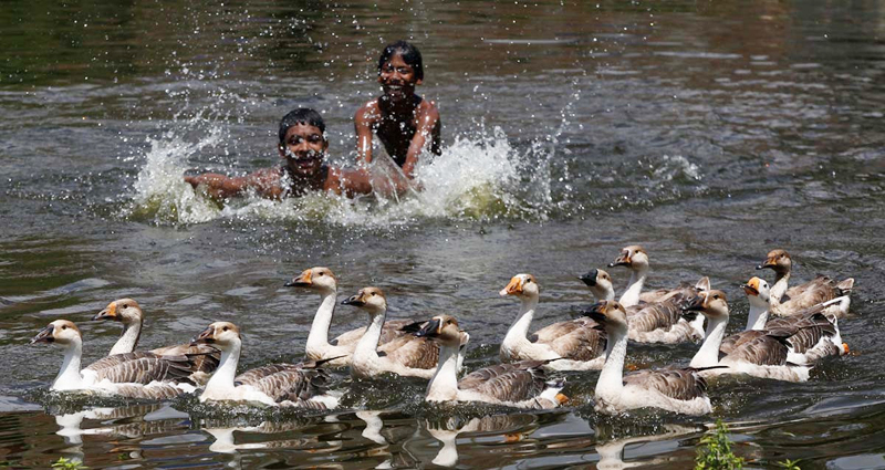 অসহ্য গরম কমবে শিগগিরই