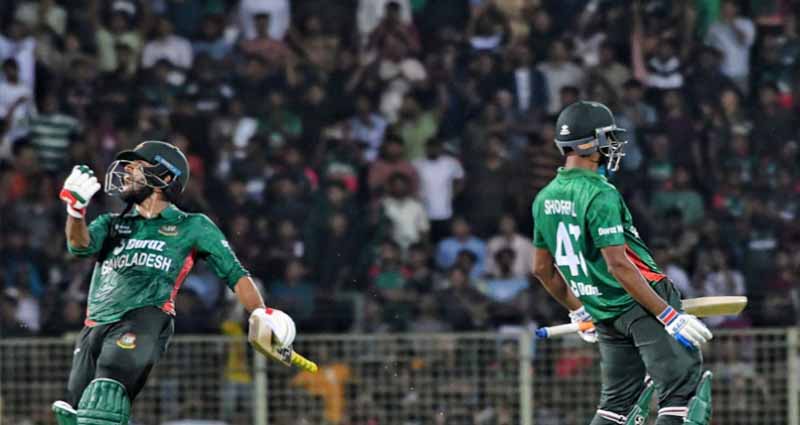 শেষ ওভারের হ্যাটট্রিক নাটকের পর বাংলাদেশের জয়