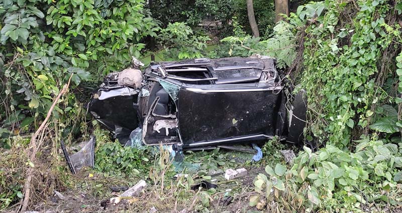 কালীগঞ্জে ‘অরক্ষিত’ রেলক্রসিং-এ ট্রেনের ধাক্কায় প্রাইভেটকারের ১ যাত্রী নিহত