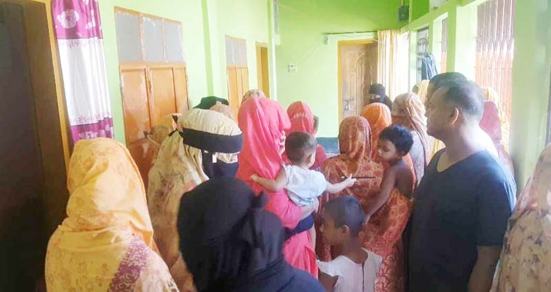 প্রবাসীর ঘুমন্ত স্ত্রী ও সন্তানকে কুপিয়ে হত্যা