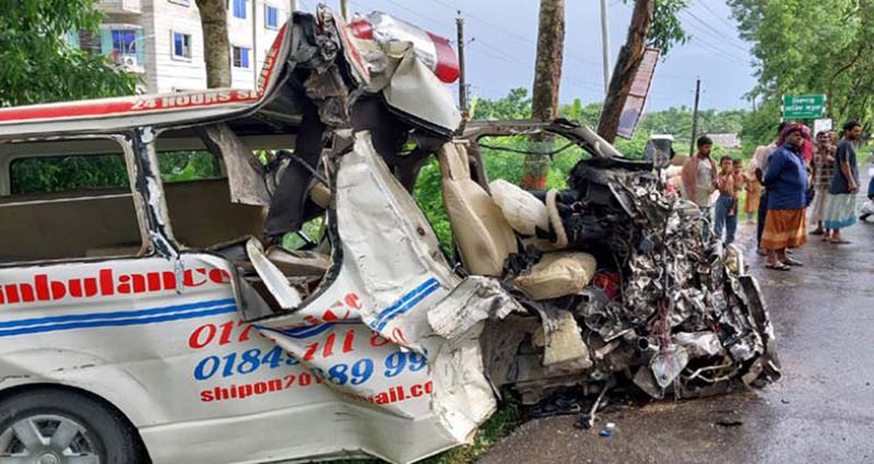 গোপালগঞ্জে ট্রাক-অ্যাম্বুলেন্স মুখোমুখি সংঘর্ষে নিহত ৪