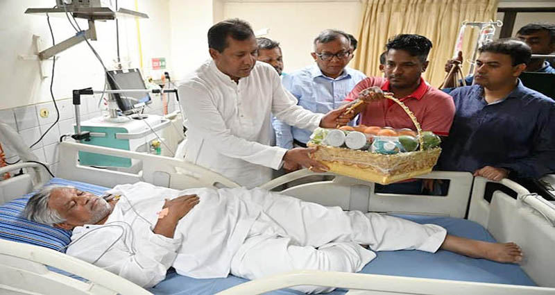 বিএনপি নেতা আমানকে দেখতে ফল নিয়ে হাসপাতালে প্রধানমন্ত্রীর সহকারি একান্ত সচিব