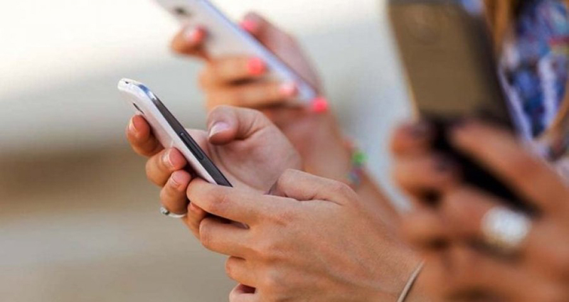 বাজেটে খরচ বাড়ল মুঠোফোনে কথা বলা ও ইন্টারনেট সেবার