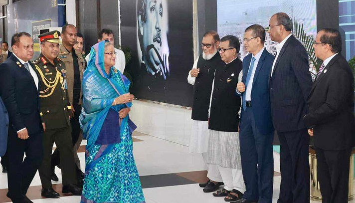 ইতালি সফর শেষে দেশে ফিরেছেন প্রধানমন্ত্রী