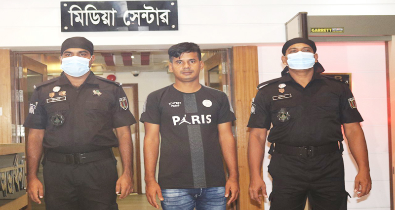 কাপাসিয়ায় সাংবাদিক মিলনের মৃত্যুর ঘটনায় ট্রাক চালক আহাদকে গ্রেপ্তার করেছে র‌্যাব