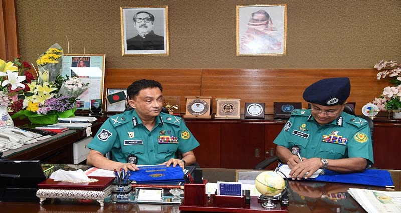 ডিএমপির কমিশনার হিসেবে দায়িত্ব নিলেন হাবিবুর রহমান