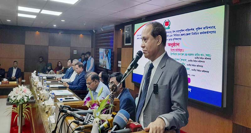 নির্বাচনী কর্মকর্তাদের দলীয় চিন্তার ঊর্ধ্বে থাকার নির্দেশ সিইসি’র