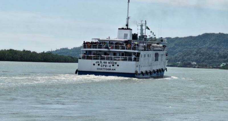 সাগর উত্তাল, সেন্টমার্টিনে পর্যটকবাহী জাহাজ চলাচল বন্ধ