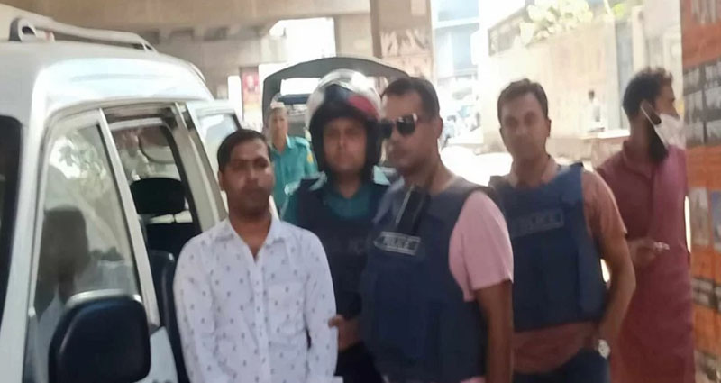 উত্তরায় পুলিশকে লক্ষ্য করে ককটেল নিক্ষেপ, গাজীপুরের সাবেক ছাত্রদল নেতা আটক