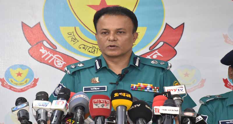 ঢাকায় ১৩ দিনে ৬৪ বাসে আগুন: ডিএমপি