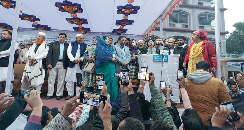 গাজীপুরে নৌকার প্রার্থী রুমানা আলী টুসির বিশাল জনসভা