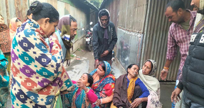 সিরাজগঞ্জে এক পরিবারের ৩ জনকে গলাকেটে হত্যা