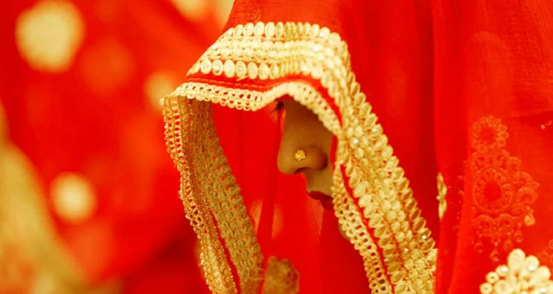 বাসর রাতে স্বামী জানলেন নববধূ অন্তঃসত্ত্বা, অতঃপর…