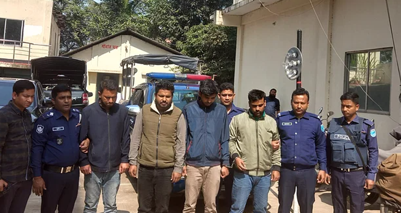 জাবিতে স্বামীকে আটকে স্ত্রীকে ধর্ষণ: ছাত্রলীগ নেতাসহ গ্রেপ্তার ৪