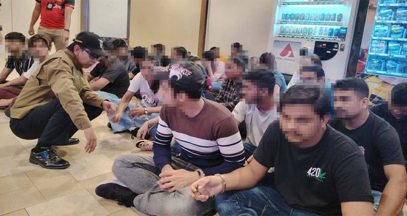 মালয়েশিয়ার ৮ বাংলাদেশিসহ ৪৬ অবৈধ অভিবাসী গ্রেপ্তার