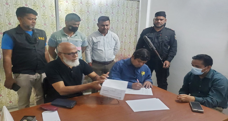 কালীগঞ্জের বিভিন্ন ডায়াগনস্টিক সেন্টারে র‍্যাবের অভিযান, প্রায় ৮ লাখ টাকা জরিমানা