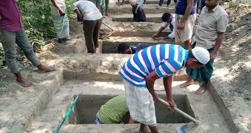 বেইলি রোডে অগ্নিকাণ্ড: পাশাপাশি পাঁচটি কবরে শেষ ঠিকানা হলো তাদের