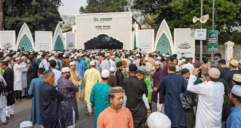 জাতীয় ঈদগাহে ঈদের প্রধান জামাত অনুষ্ঠিত