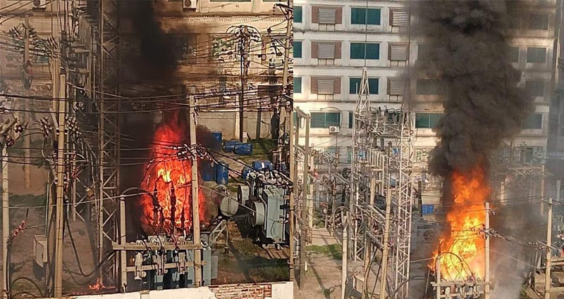 গাজীপুরে বিদ্যুৎ অফিসে অগ্নিকাণ্ড