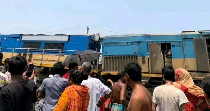 জয়দেবপুরে তেলবাহী ট্রেনের সঙ্গে কমিউটার ট্রেনের সংঘর্ষ, চালকসহ আহত ৪