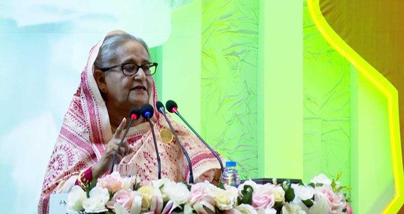 শ্রমিকদের মজুরি থেকে বঞ্চিত করলে ছাড় দেওয়া হবে না: প্রধানমন্ত্রী