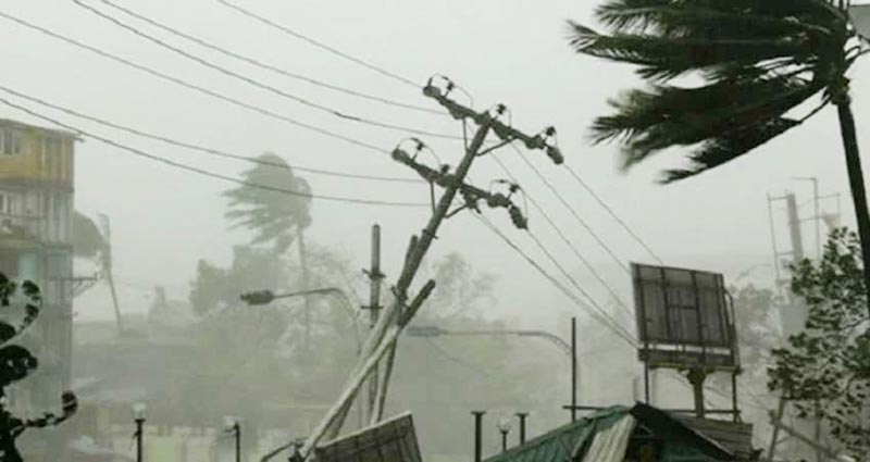 ঘূর্ণিঝড় রেমালে প্রভাবে বিদ্যুৎহীন প্রায় পৌনে ৩ কোটি মানুষ