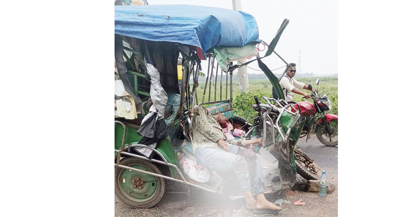কালীগঞ্জে চলনবিল পরিবহনের বাস চাপায় দুইজন নিহত