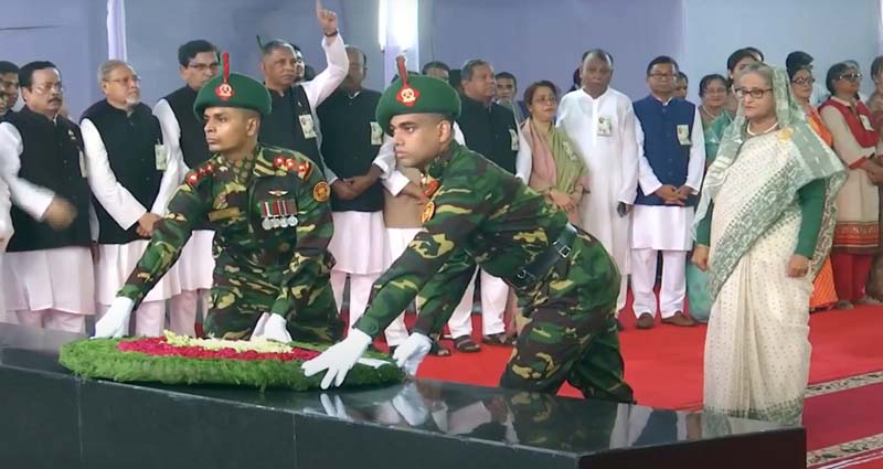 আওয়ামী লীগের ৭৫ বছর: বঙ্গবন্ধুর প্রতিকৃতিতে প্রধানমন্ত্রীর শ্রদ্ধা