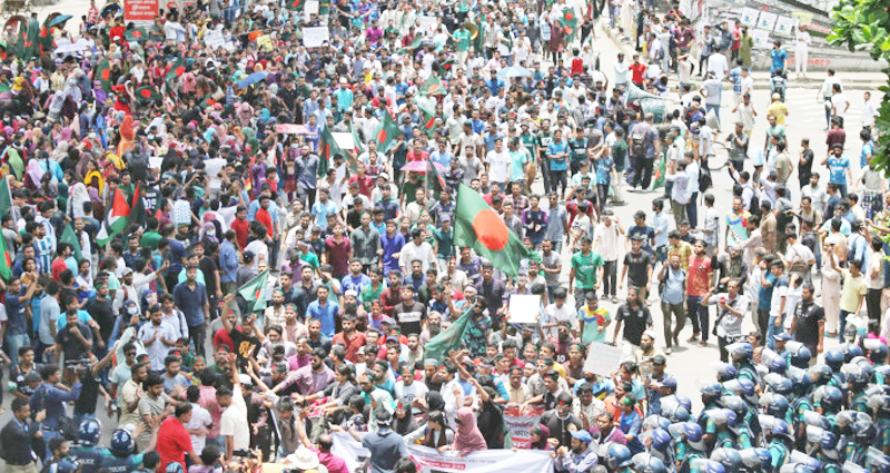 কোর্টের কাছে নয়, সমাধান চাই সরকারের কাছে : কোটা আন্দোলনকারীরা