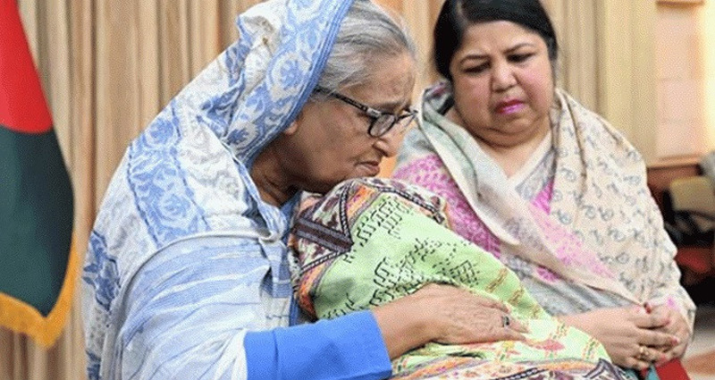 সহিংসতায় নিহতদের পরিবারের সঙ্গে সাক্ষাৎ করলেন প্রধানমন্ত্রী