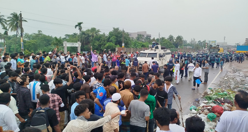 খুলনায় সংঘর্ষে কনস্টেবল নিহত